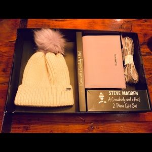 Steve Madden 2 piece Gift Set (Beanie & Crossbody)